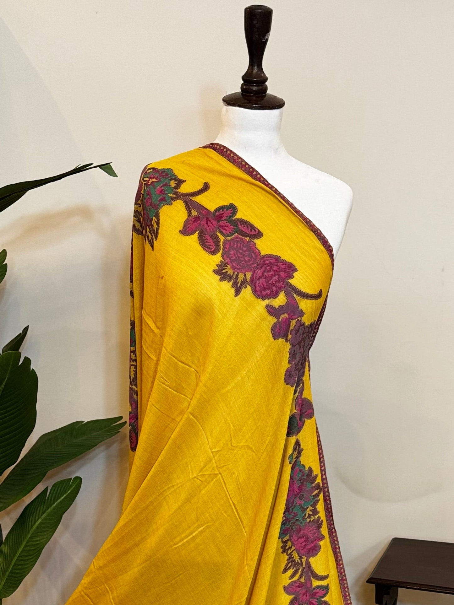 Border Kani Pashmina Shawl (Yellow)