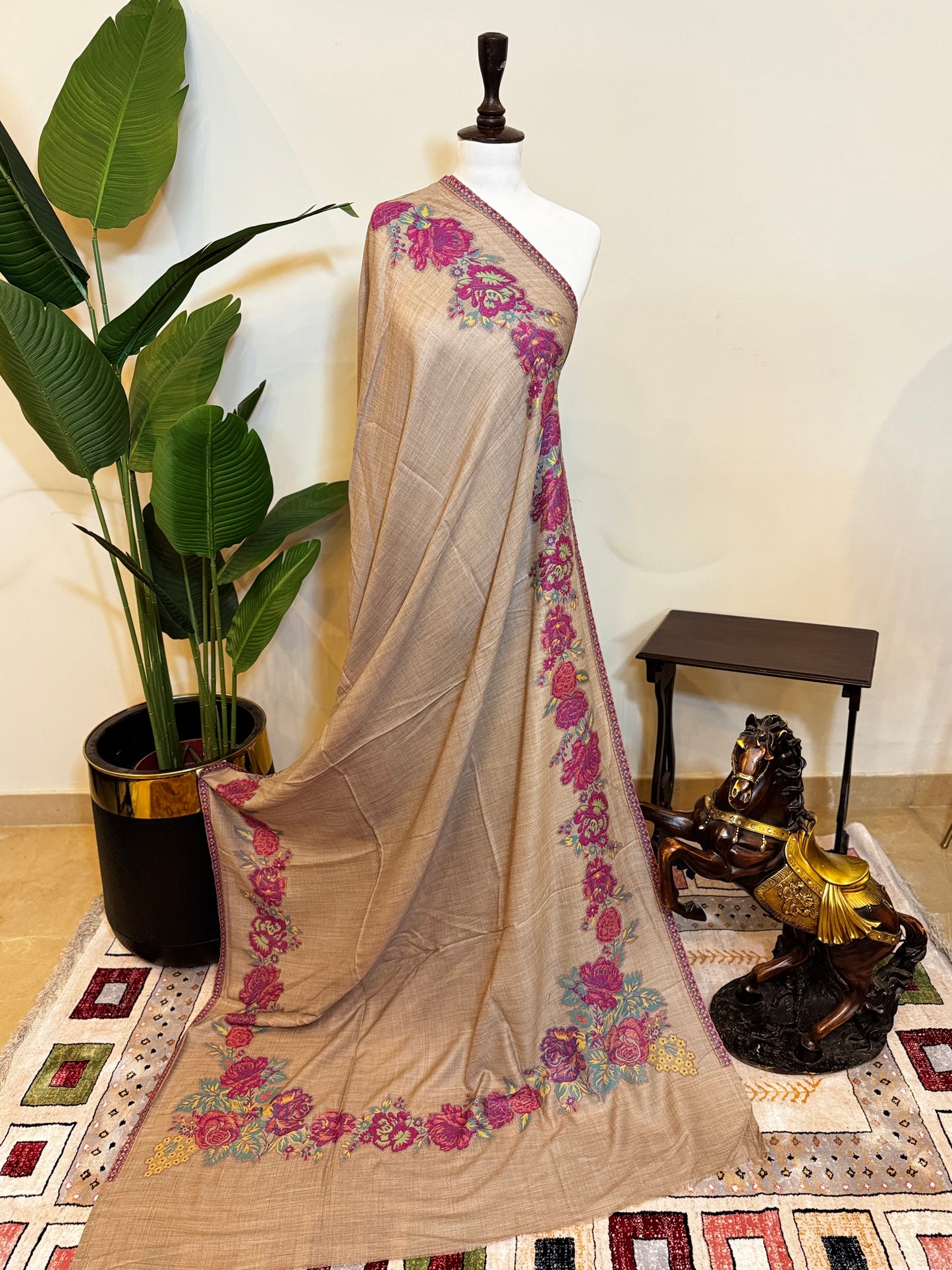 Border Kani Pashmina Shawl (Skin/Pink/Purple)